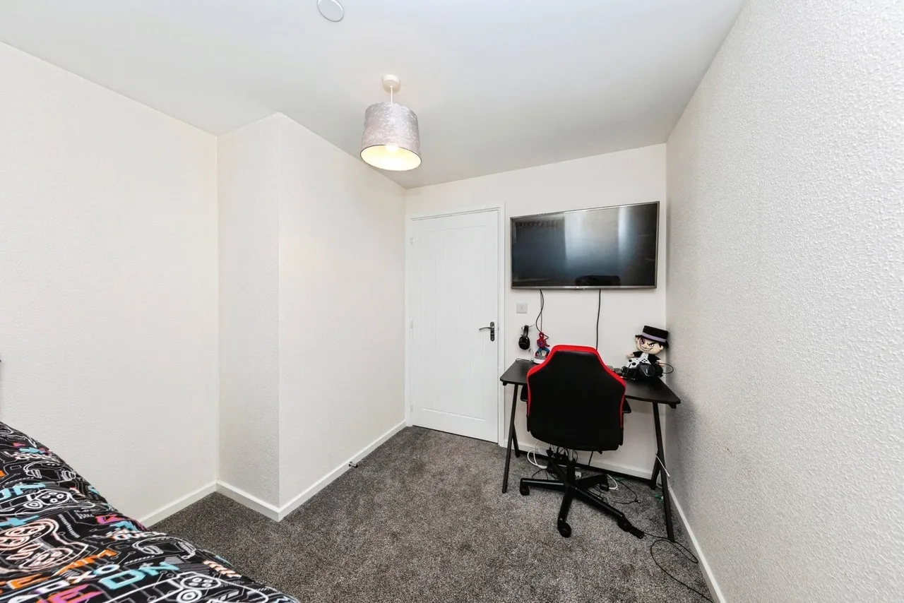 Maes Frondeg, Carmarthen, SA31, photo 15