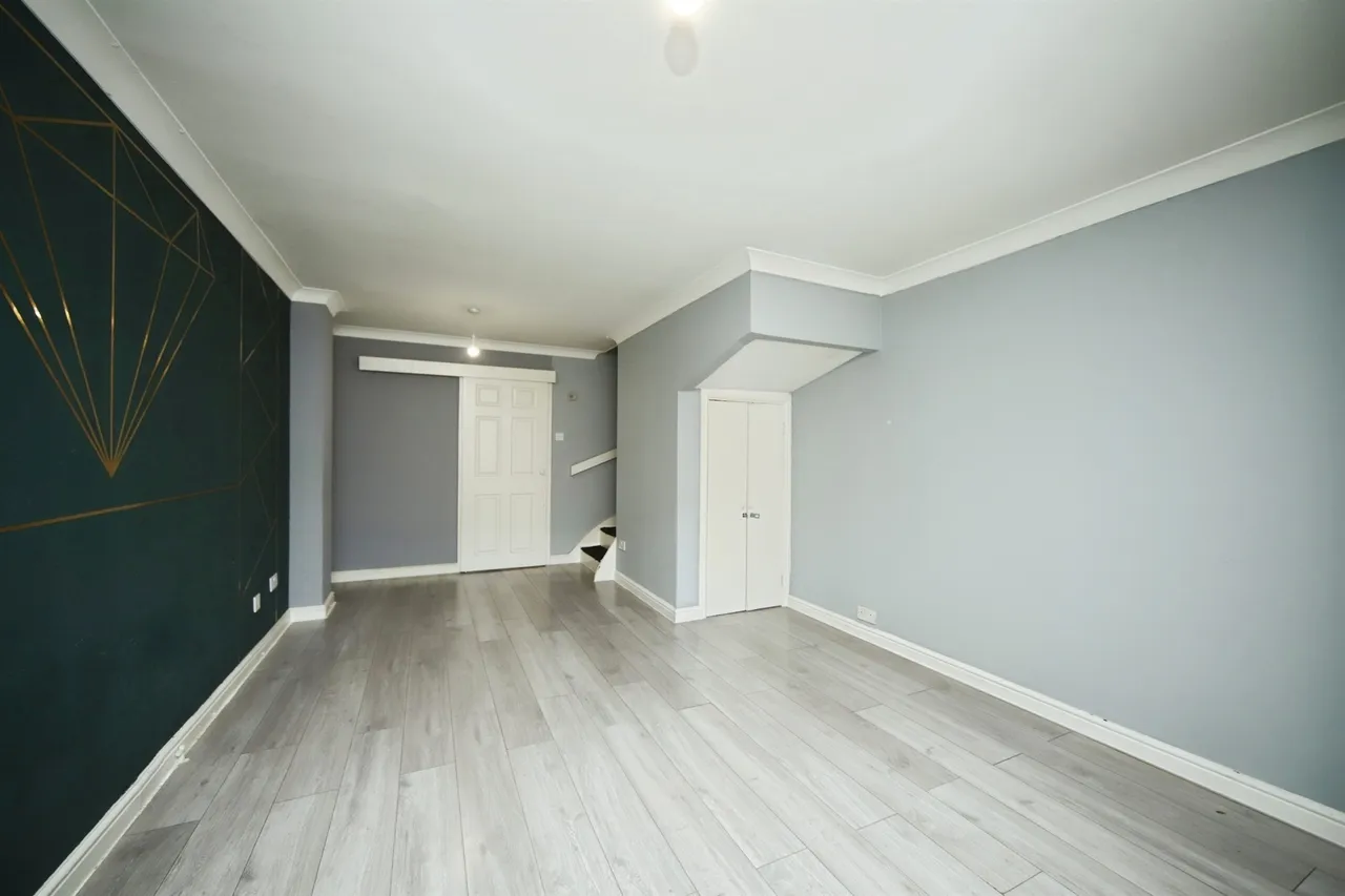 St. Margarets Court, Taunton, photo 5
