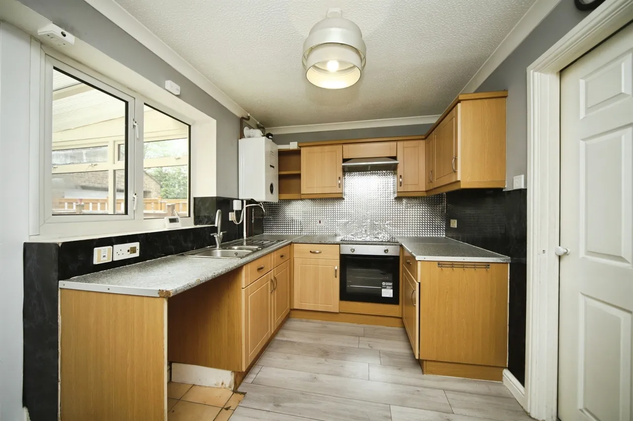 St. Margarets Court, Taunton, photo 4