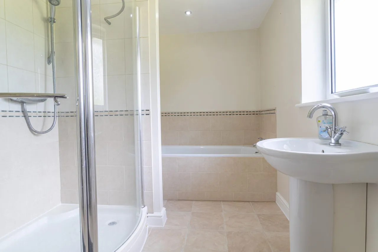 Alanbrooke Close, Hartley Wintney, Hook, RG27 8QY, photo 19