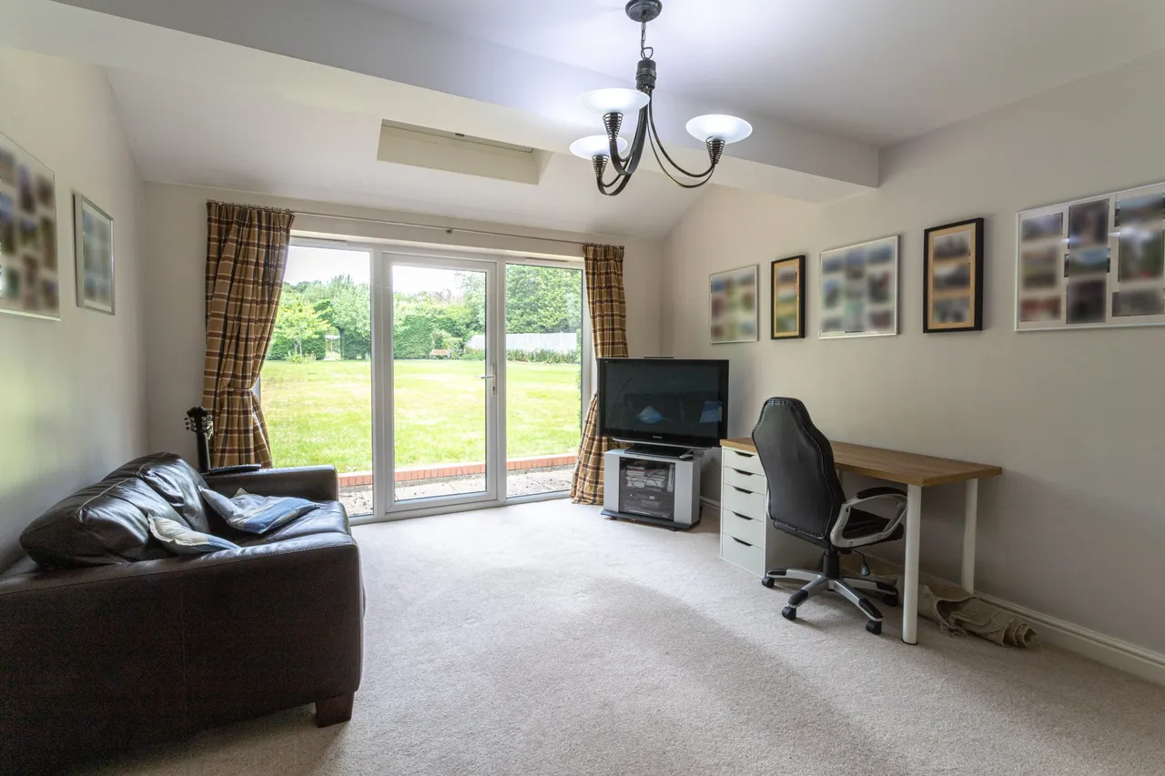 Alanbrooke Close, Hartley Wintney, Hook, RG27 8QY, photo 8