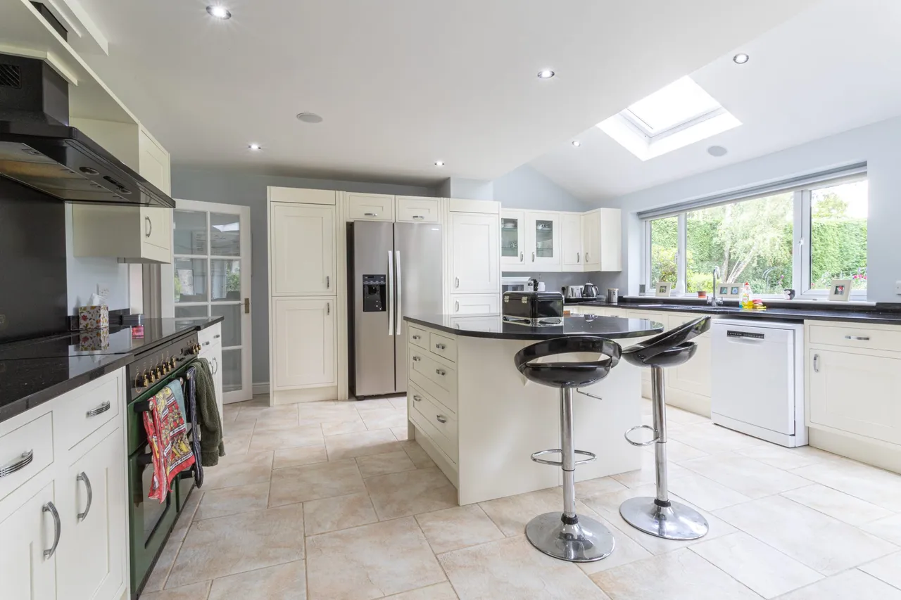 Alanbrooke Close, Hartley Wintney, Hook, RG27 8QY, photo 2