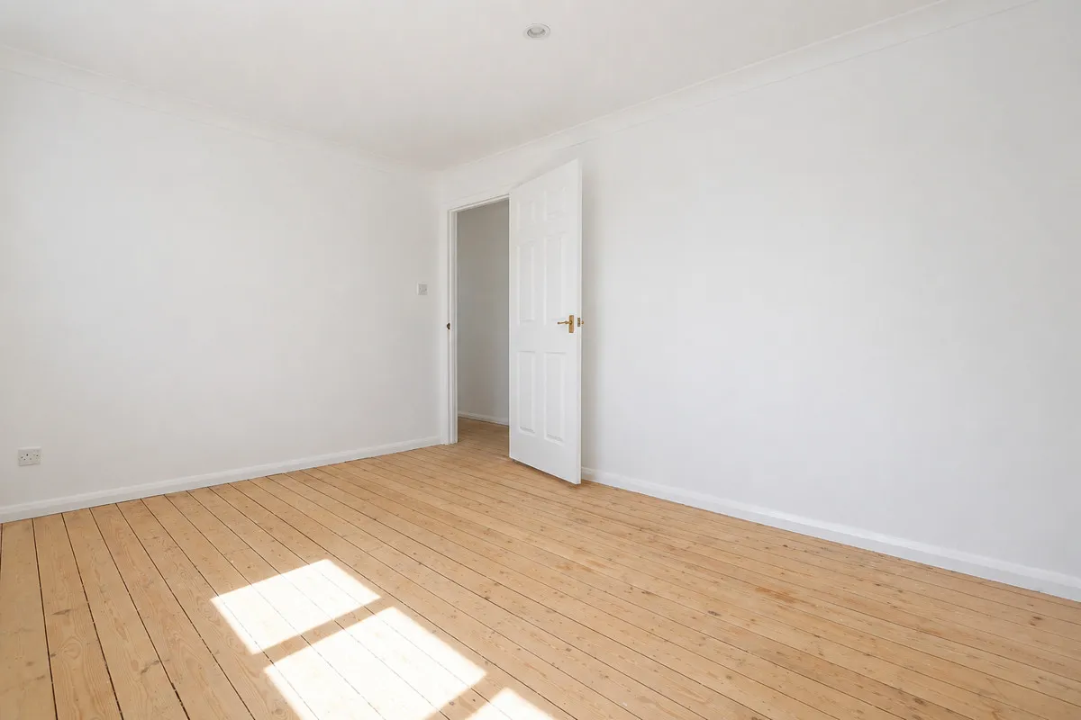 Kynance Close, Romford, RM3 7LB, photo 14