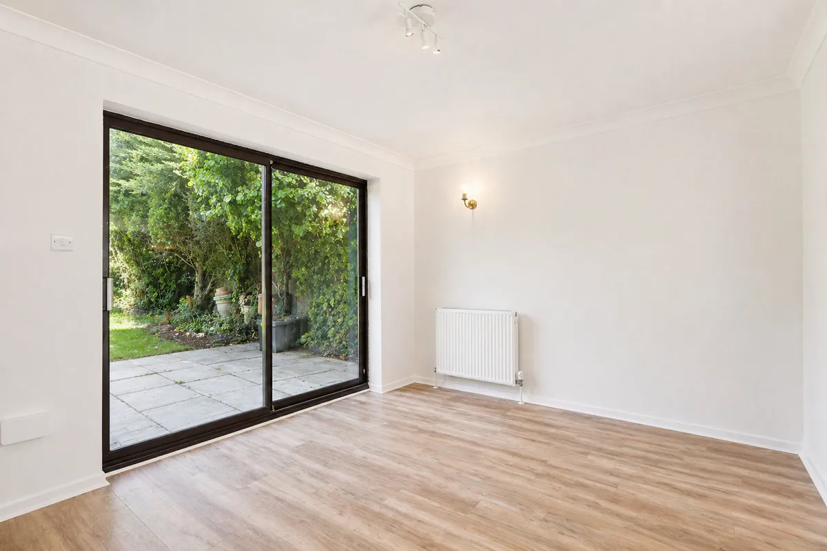 Kynance Close, Romford, RM3 7LB, photo 11