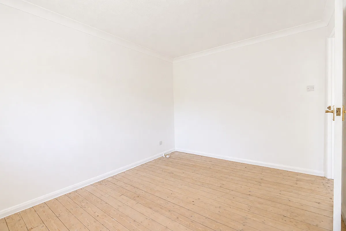 Kynance Close, Romford, RM3 7LB, photo 16