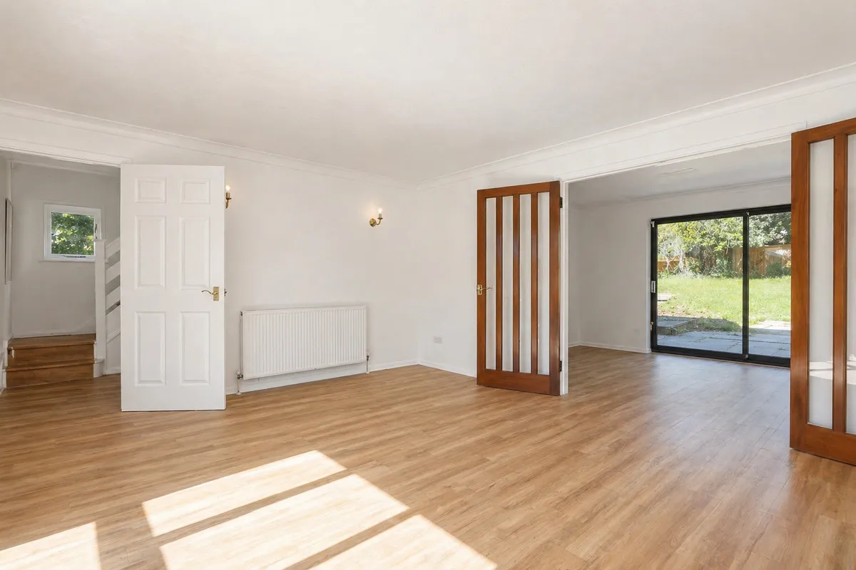 Kynance Close, Romford, RM3 7LB, photo 8