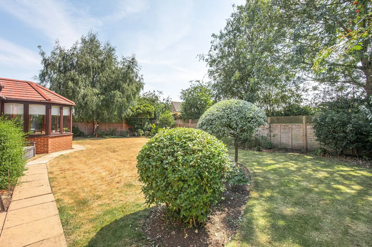 Substantial Detached Home in Sporle, photo 20