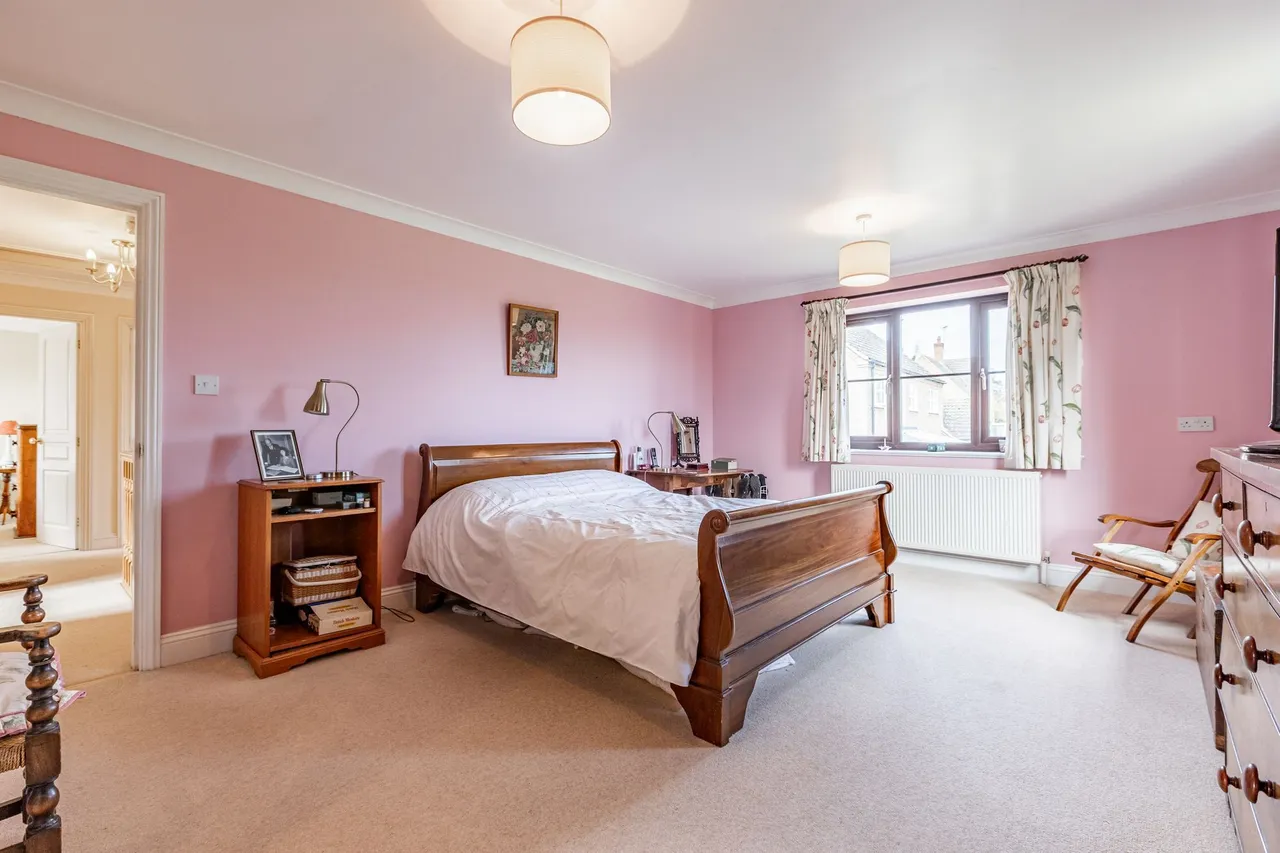 Substantial Detached Home in Sporle, photo 13