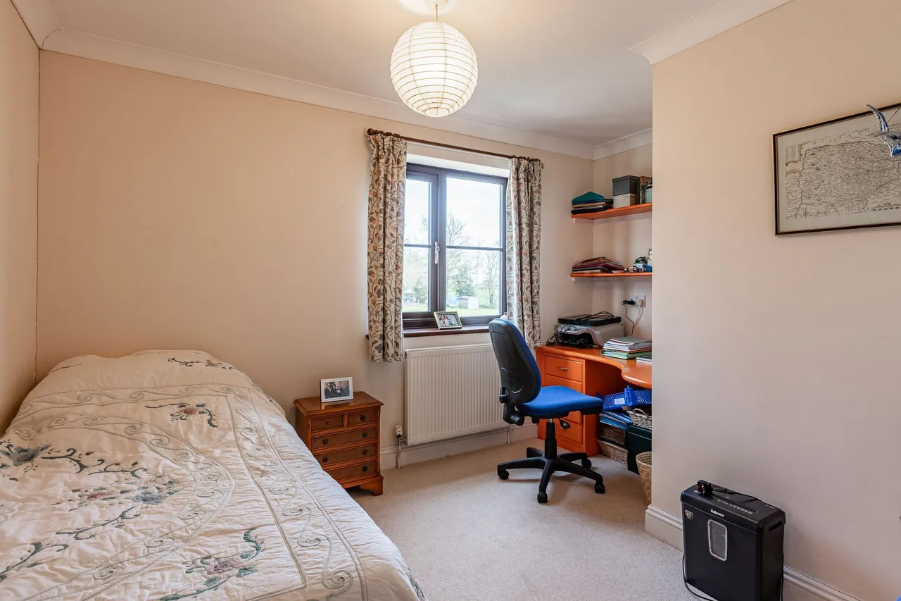Substantial Detached Home in Sporle, photo 16