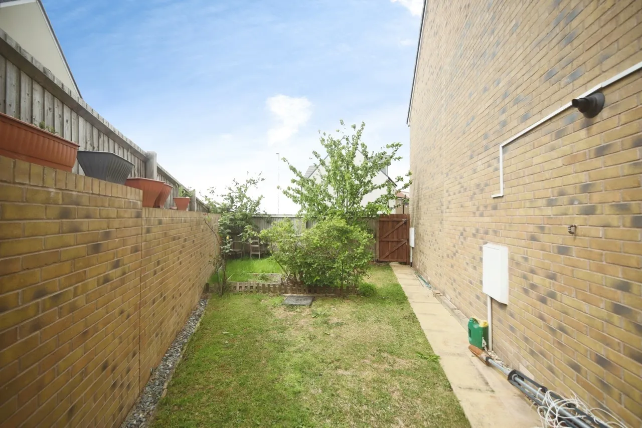 Wigeon Road, Bridgwater, TA6, photo 17