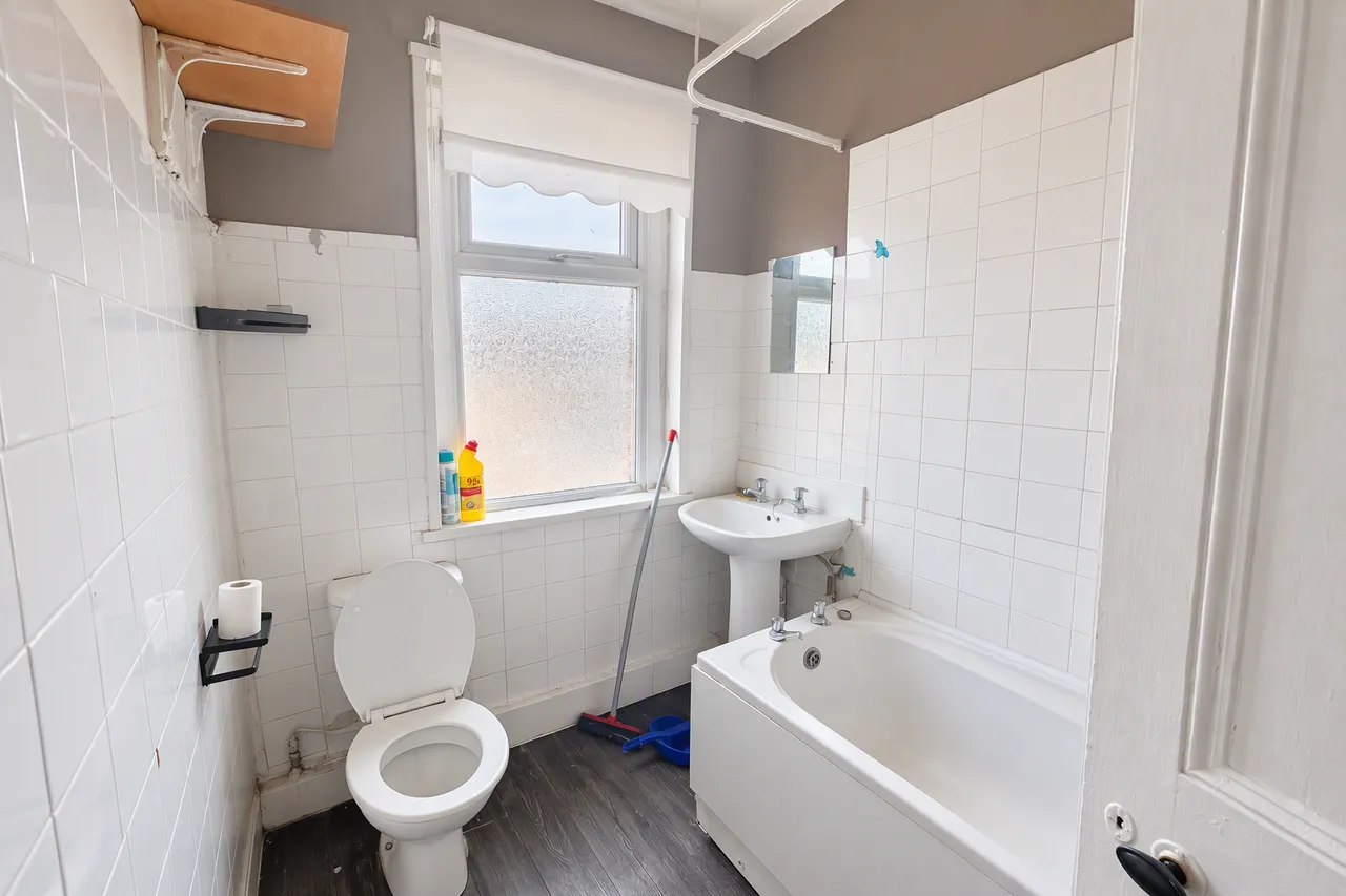 Corporation Road, NP19, photo 8