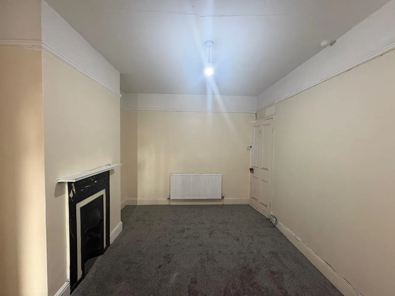 Corporation Road, NP19, photo 10