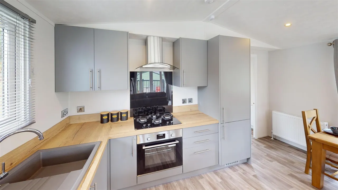 Long Ashes Park, Threshfield, Skipton, BD23 5PN, photo 5