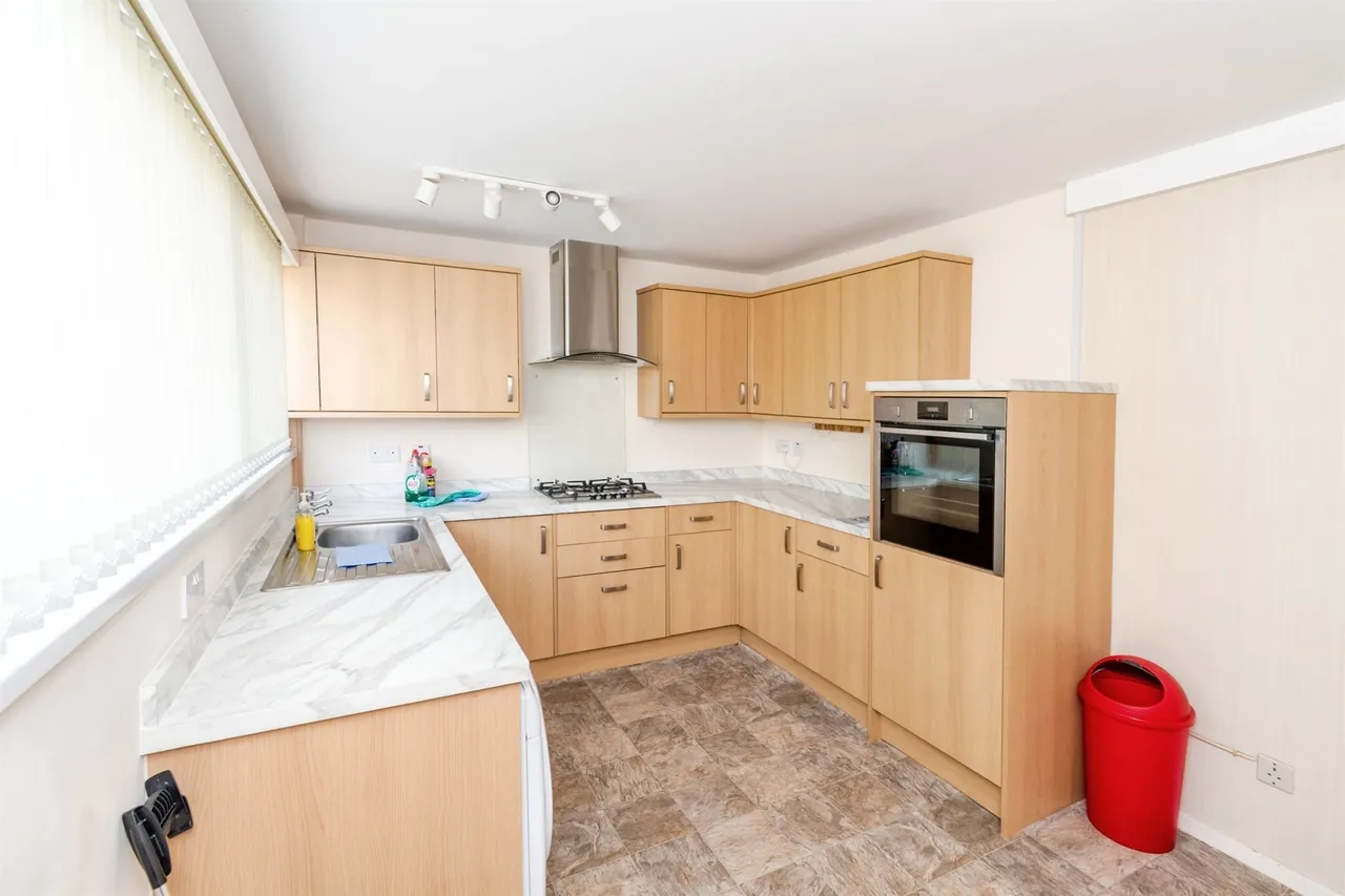 Howards Grove, SOUTHAMPTON, photo 5