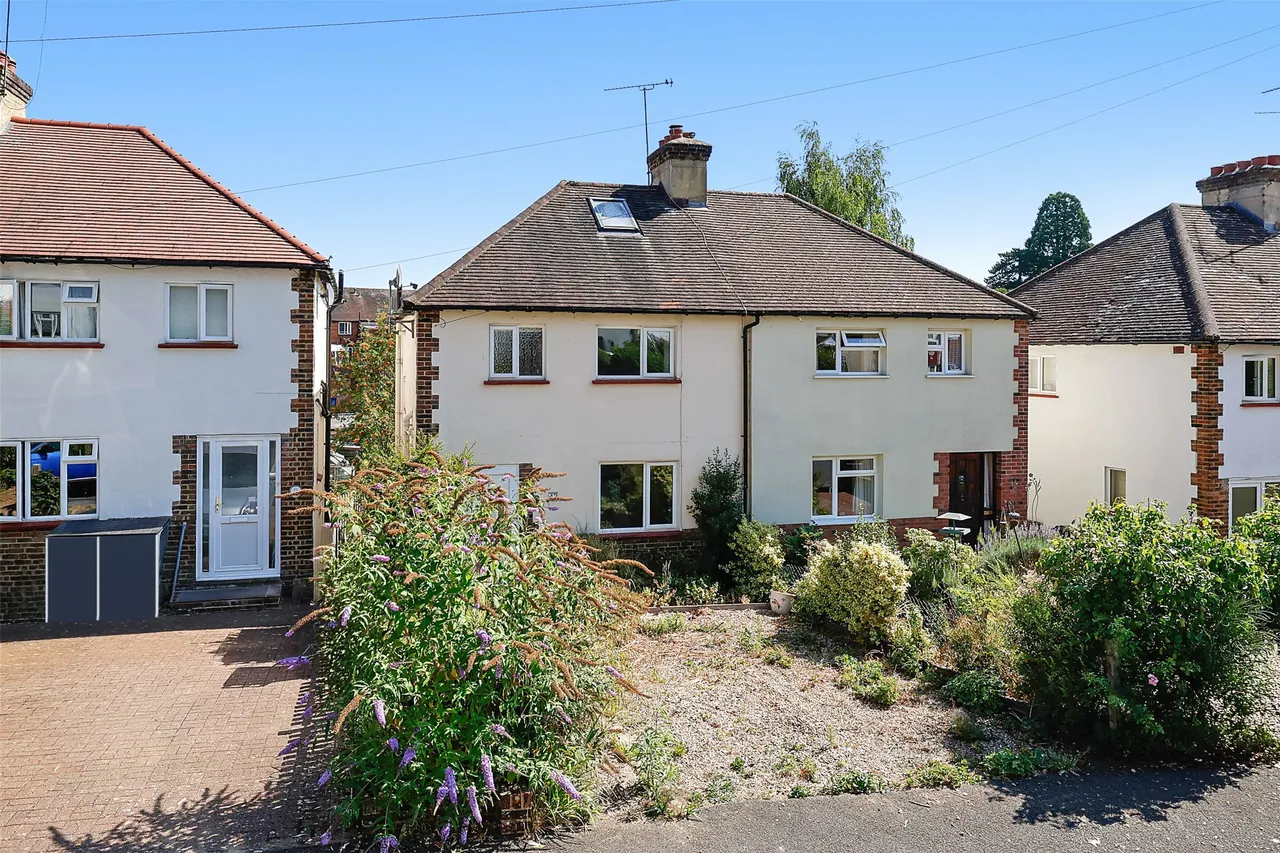 2 bed property for sale, Johnsdale, Oxted, RH8