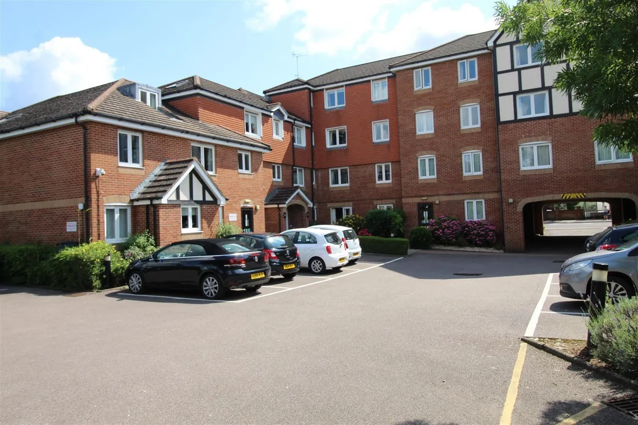 Darkes Lane, Potters Bar EN6 1DH, photo 17