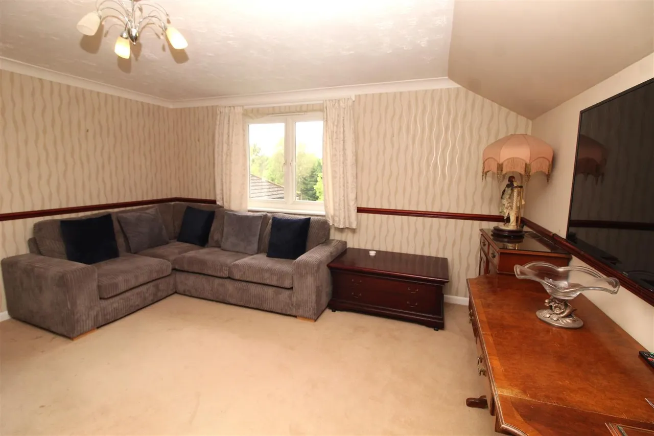 Darkes Lane, Potters Bar EN6 1DH, photo 12