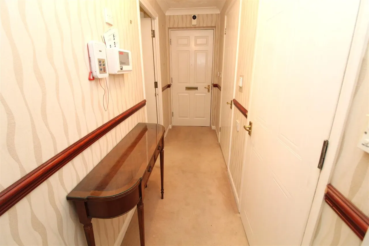 Darkes Lane, Potters Bar EN6 1DH, photo 8