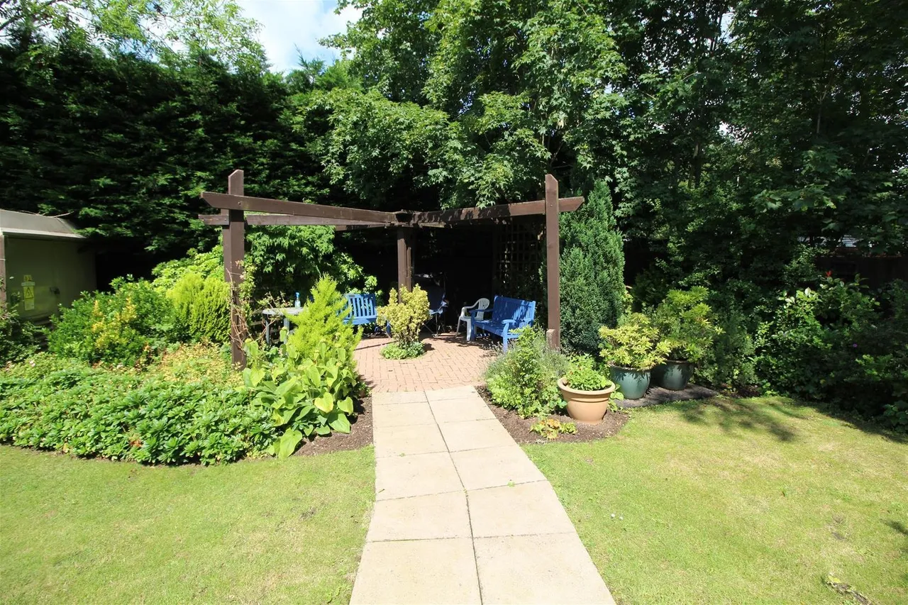 Darkes Lane, Potters Bar EN6 1DH, photo 16