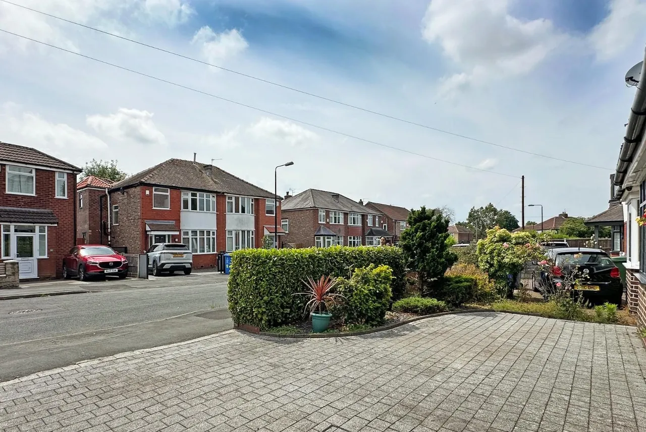 Clover Road, Timperley WA15 7NL, photo 15