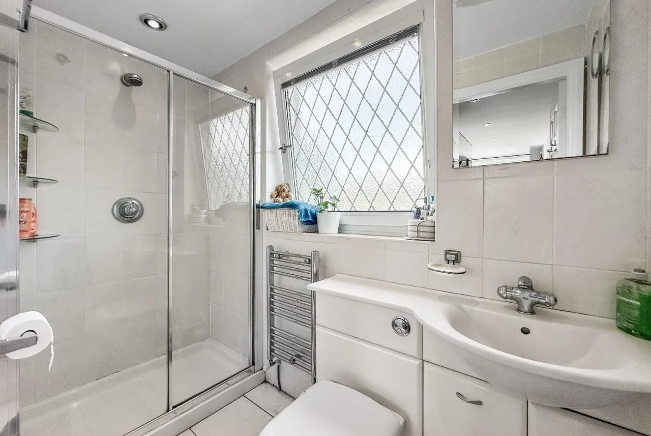 Clover Road, Timperley WA15 7NL, photo 9