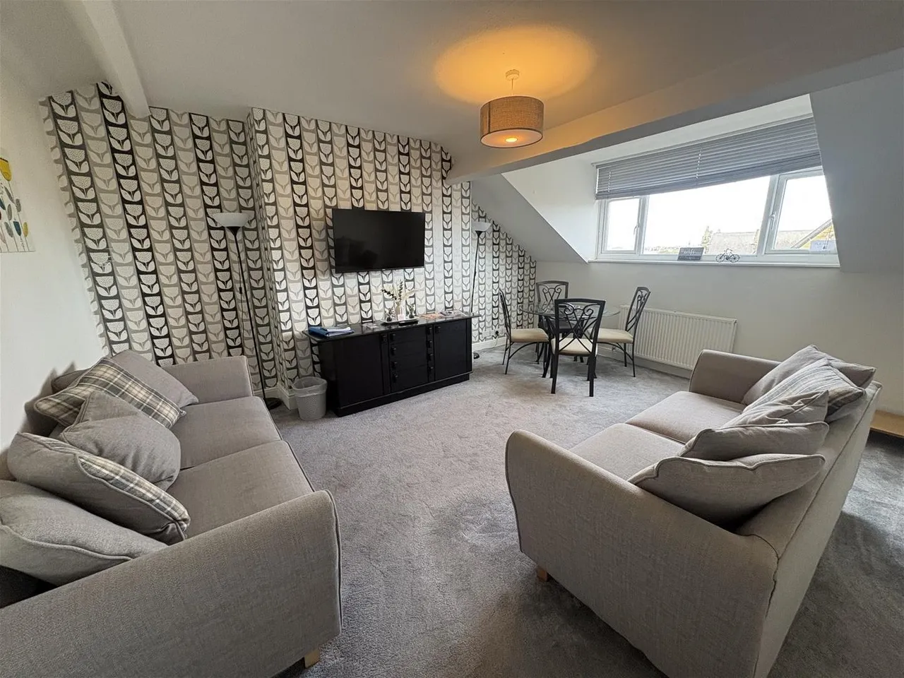 Albion Crecsent, Scarborough YO11 2LL, photo 3