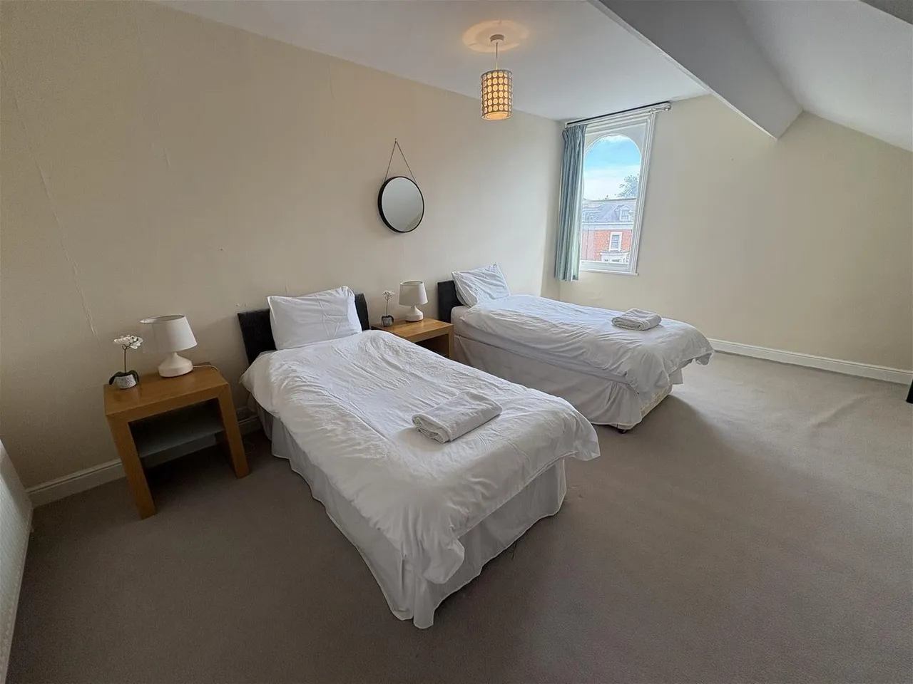 Albion Crecsent, Scarborough YO11 2LL, photo 5