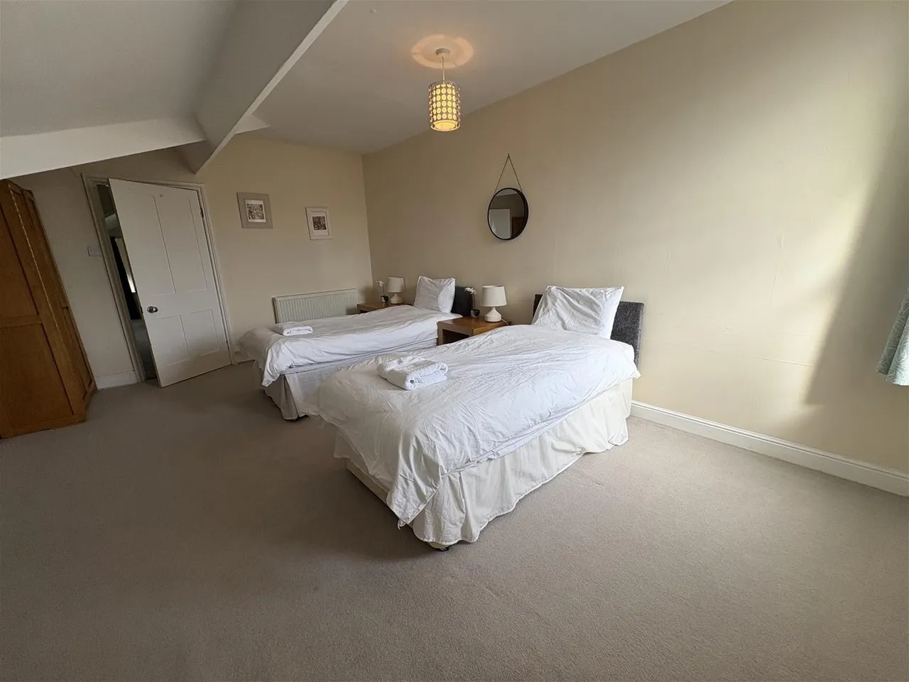 Albion Crecsent, Scarborough YO11 2LL, photo 4