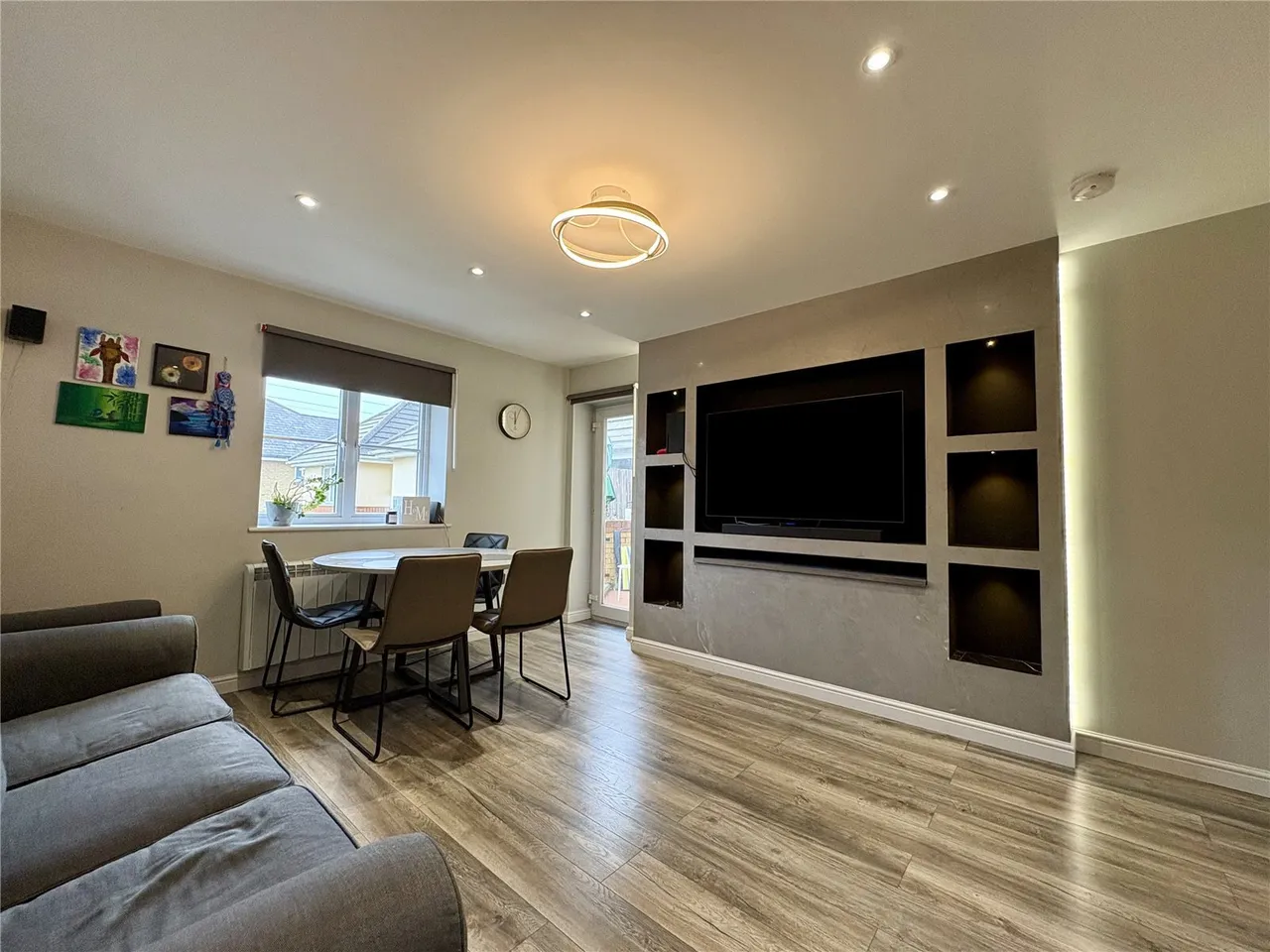 Sewell Close, Chafford Hundred, Grays, Essex, RM16, photo 4