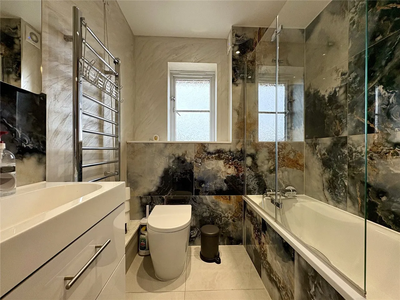 Sewell Close, Chafford Hundred, Grays, Essex, RM16, photo 6