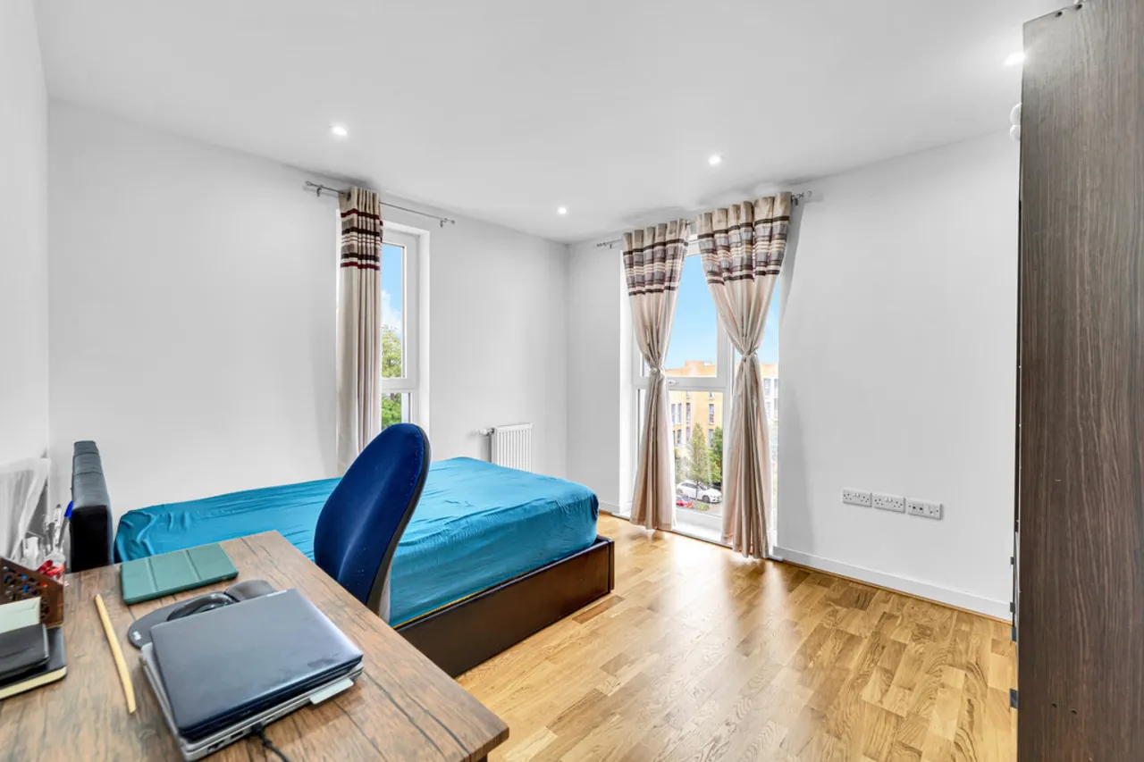 Manor Lane, Feltham, photo 9