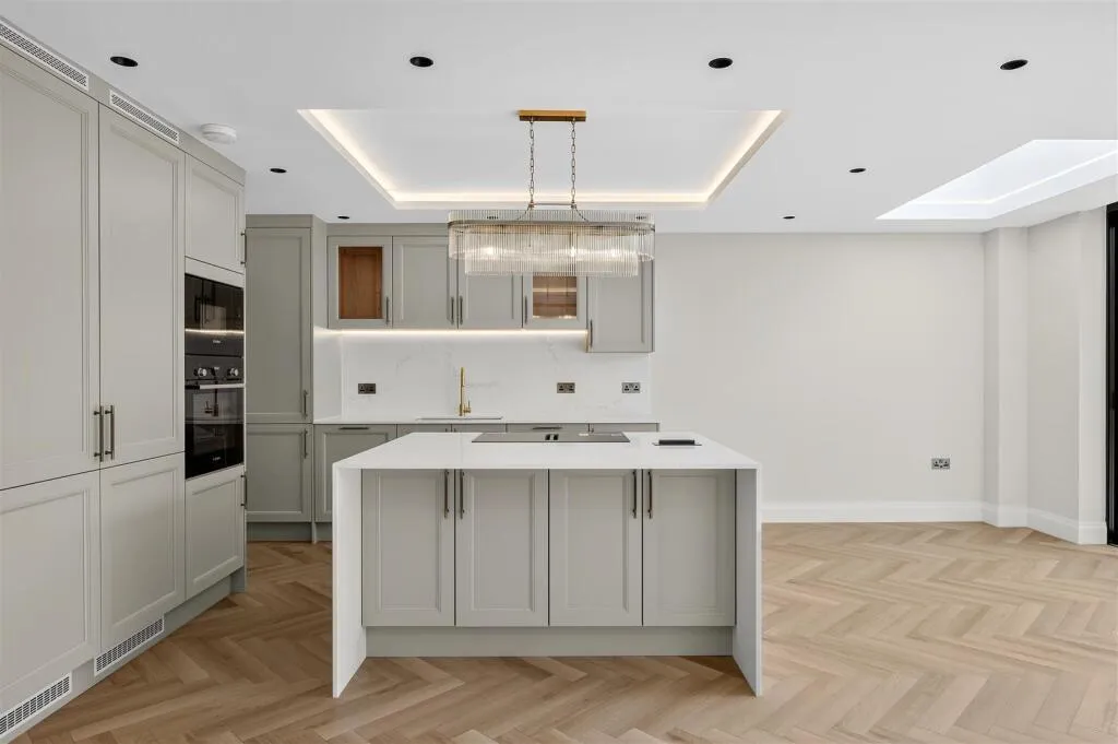 Winston Close, London, SW20, photo 10