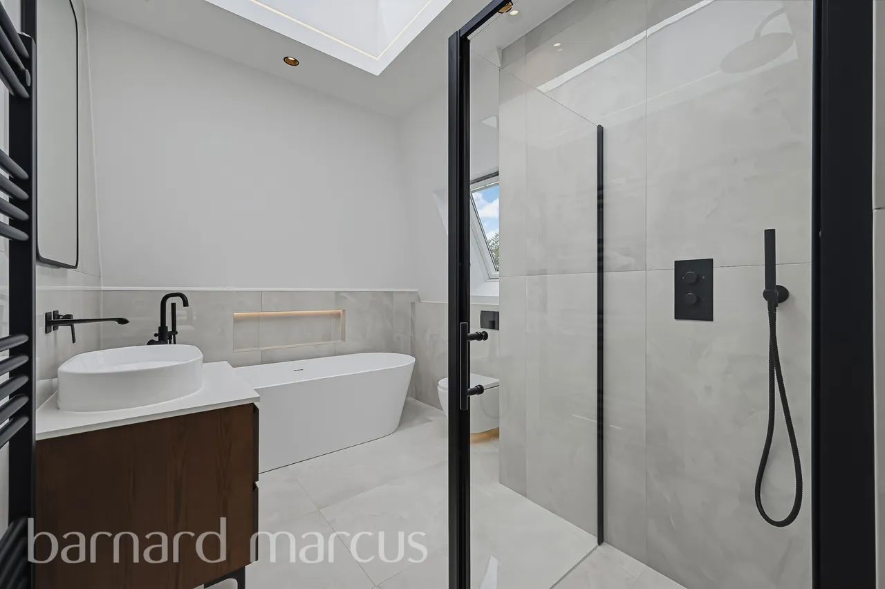 Winston Close, London, SW20, photo 6