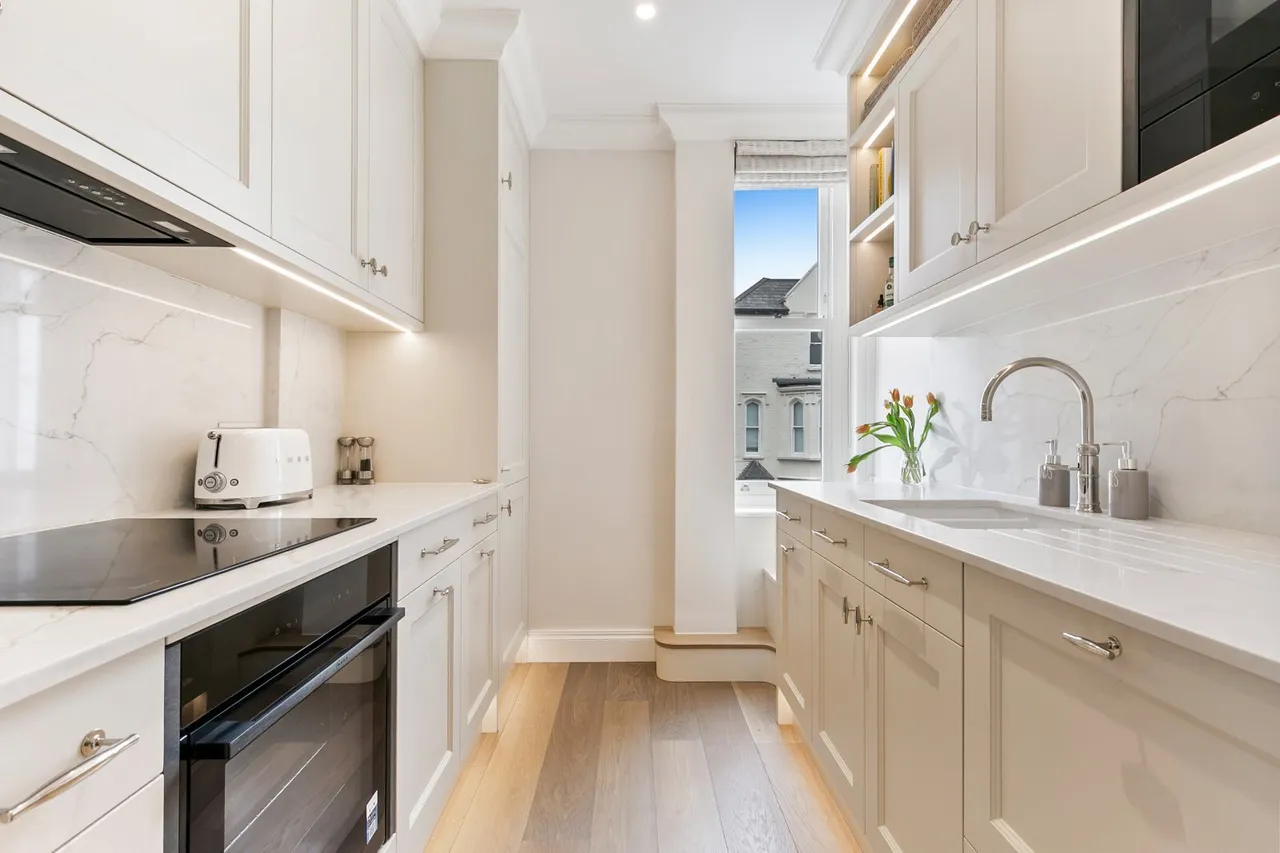 1 bed flat to rent, Whittingstall Mansions, Parsons Green, SW6