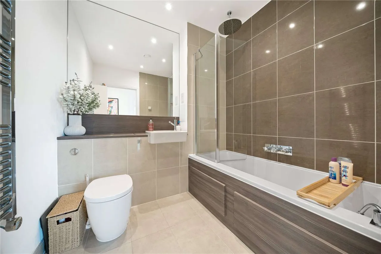 York Road, London, SW11 3GU, photo 6