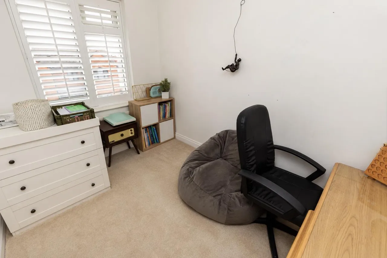 Bessborough Road, Prenton, CH43, photo 16