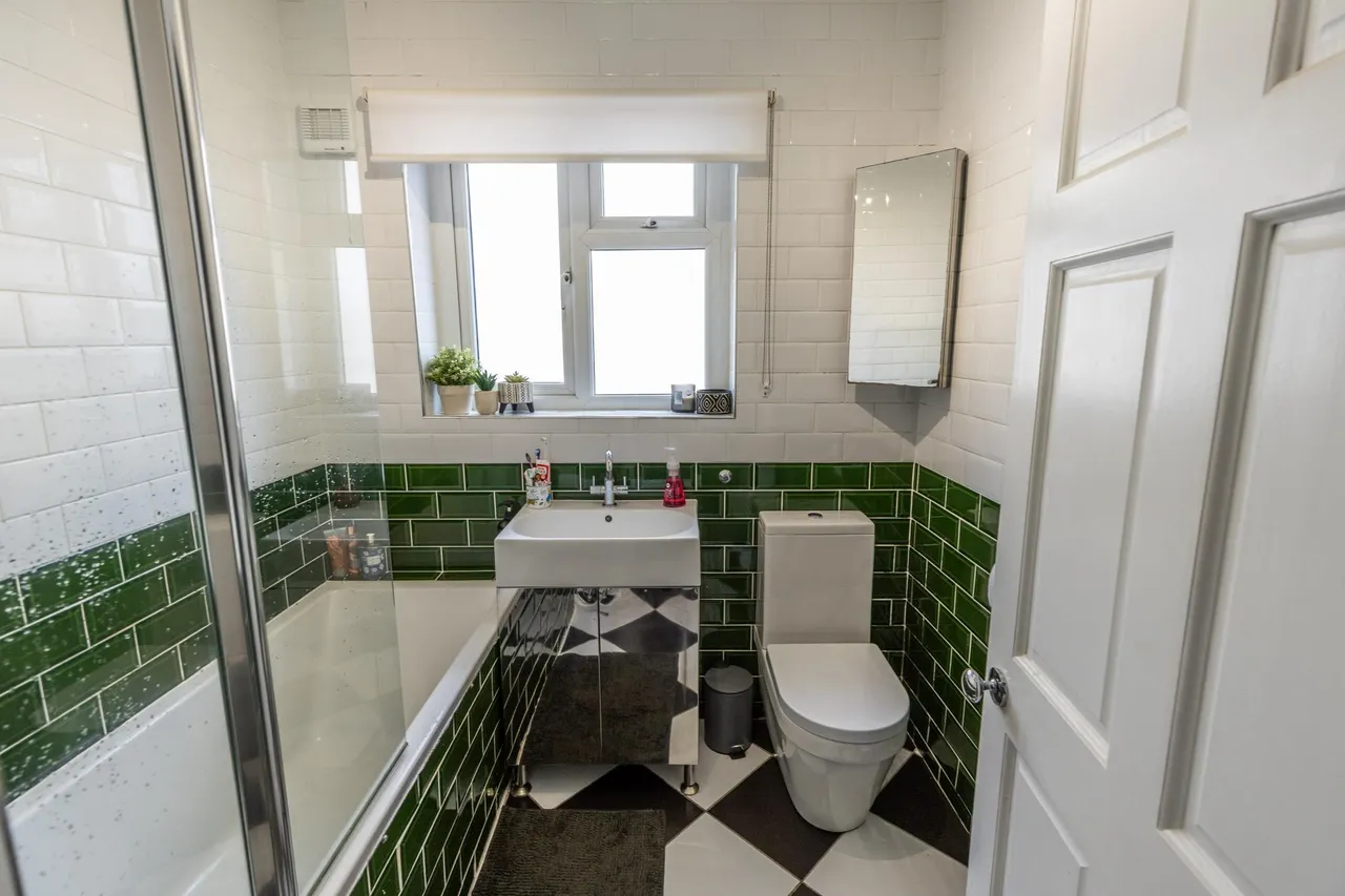 Bessborough Road, Prenton, CH43, photo 17