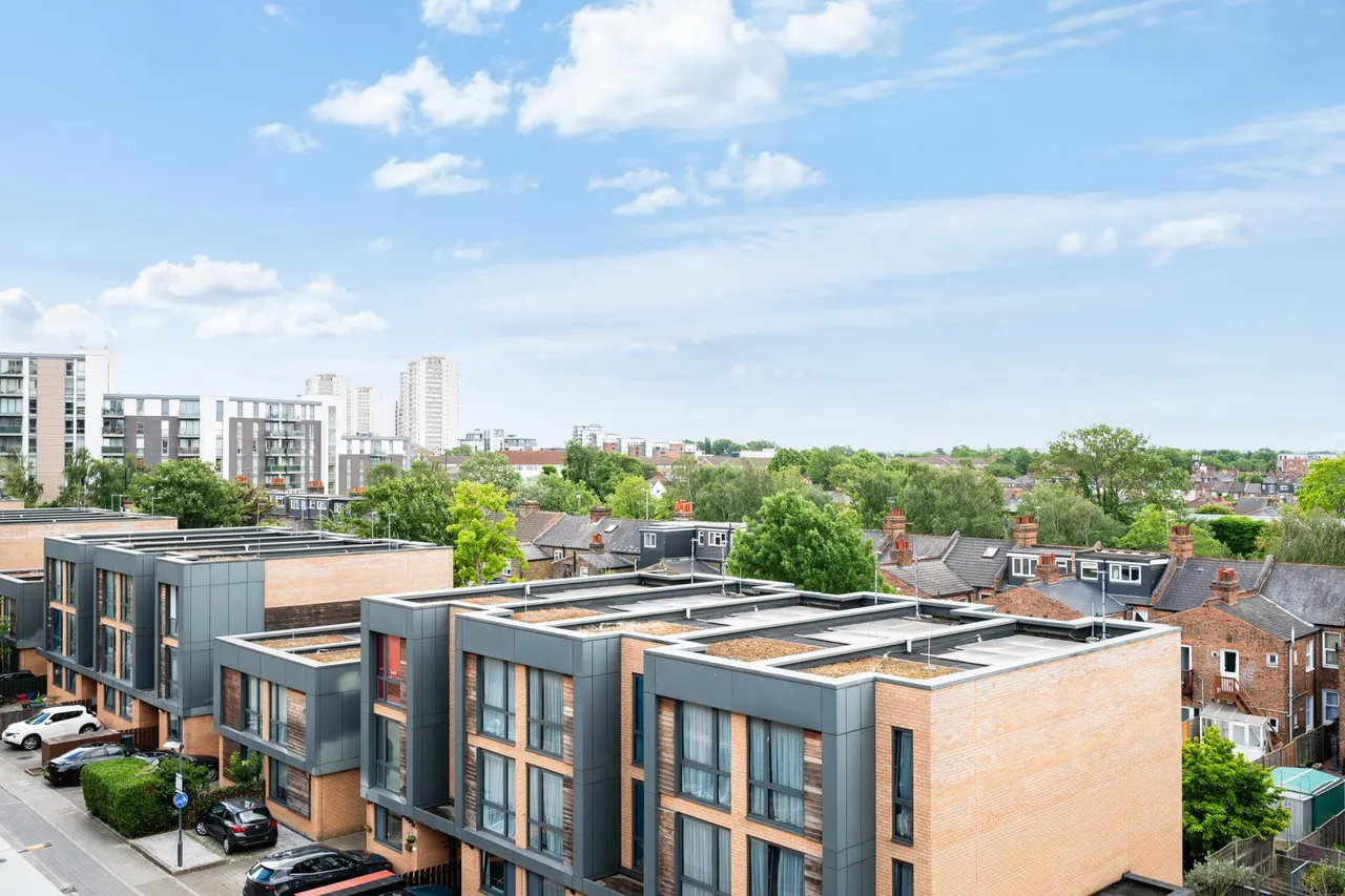 Baltic Avenue, Brentford, TW8, photo 12
