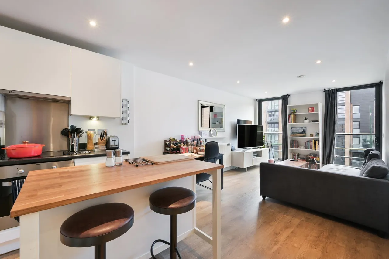 Baltic Avenue, Brentford, TW8, photo 3