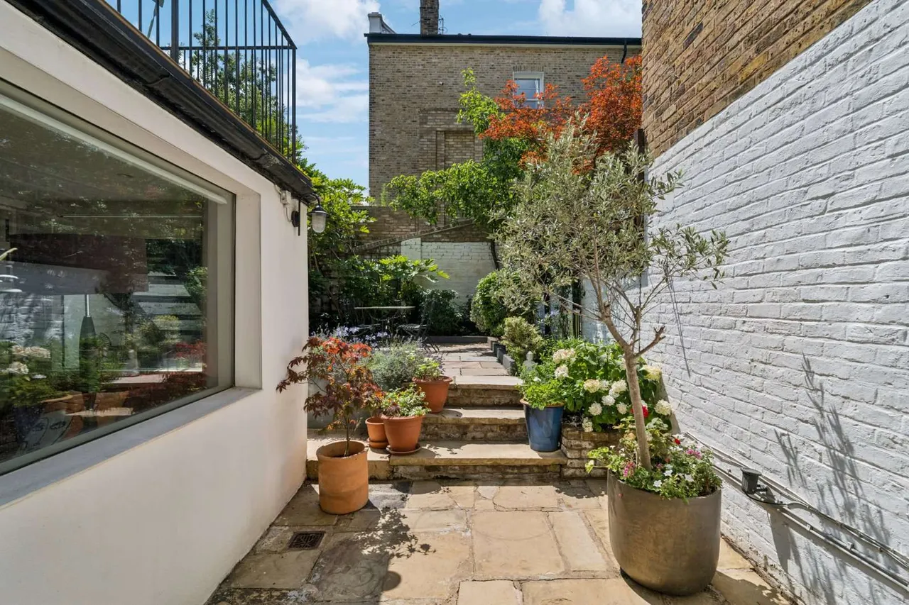 Gloucester Avenue, Primrose Hill, London, NW1 8LB, photo 4