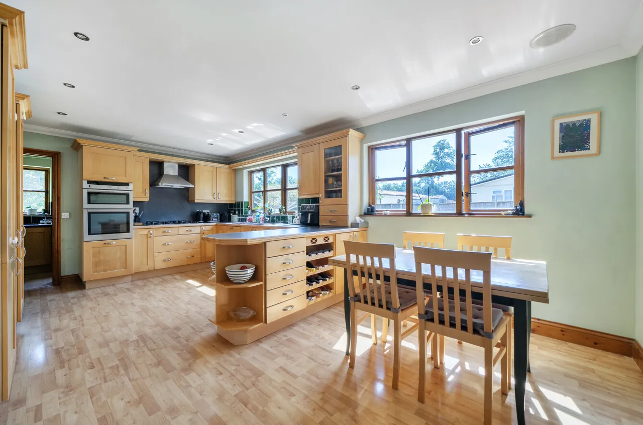 Park Lane, Finchampstead, Wokingham, Berkshire, RG40 4PY, photo 5