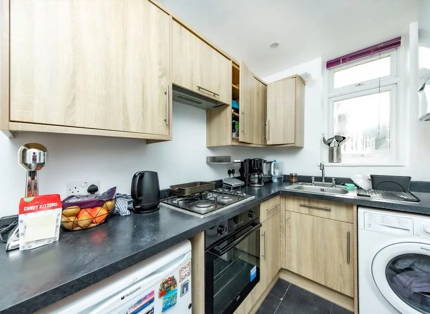 Bentworth Road, Shepherds Bush, W12, photo 3