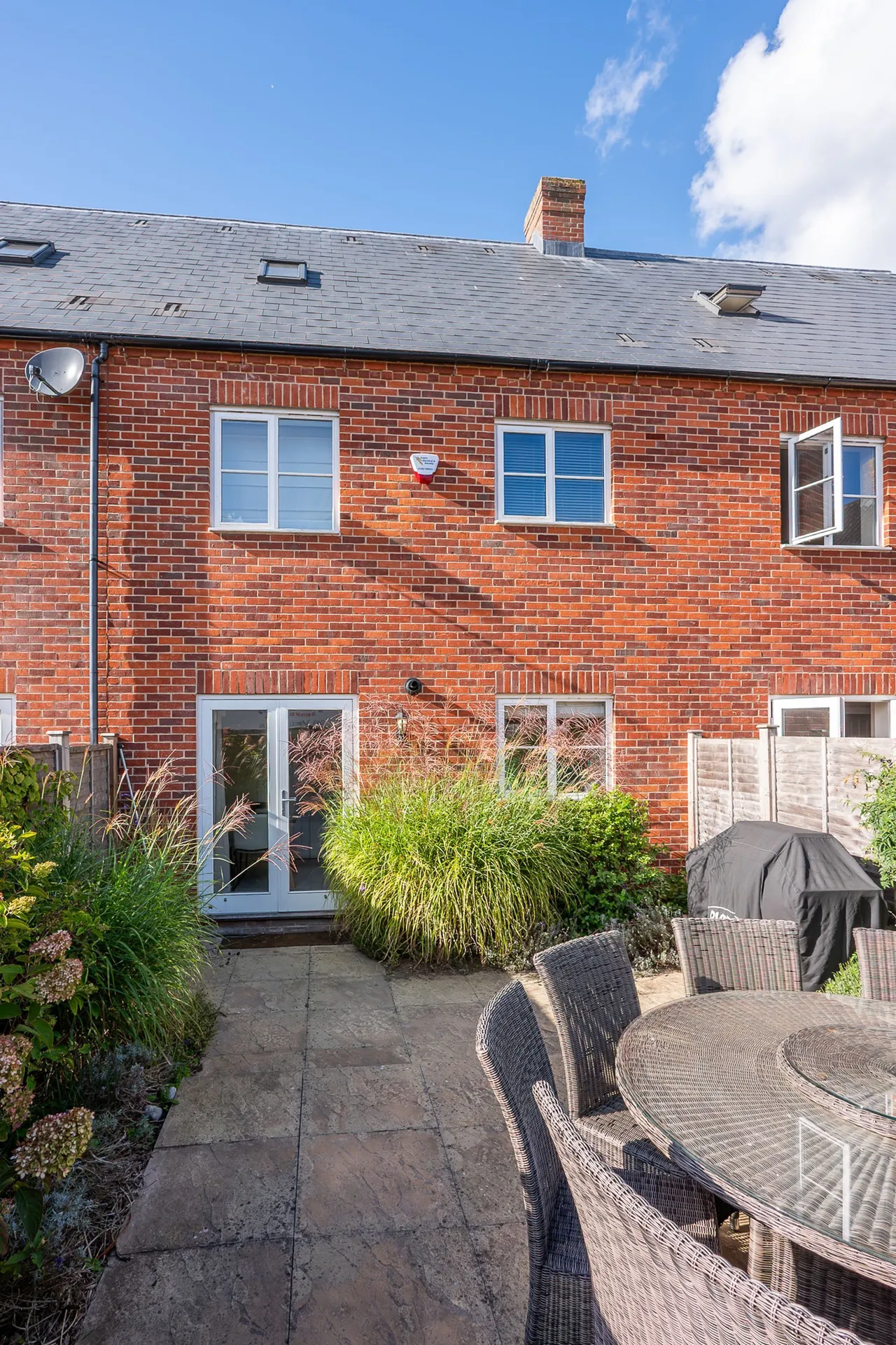 Spacious Three Bedroom Brick and Flin, photo 15