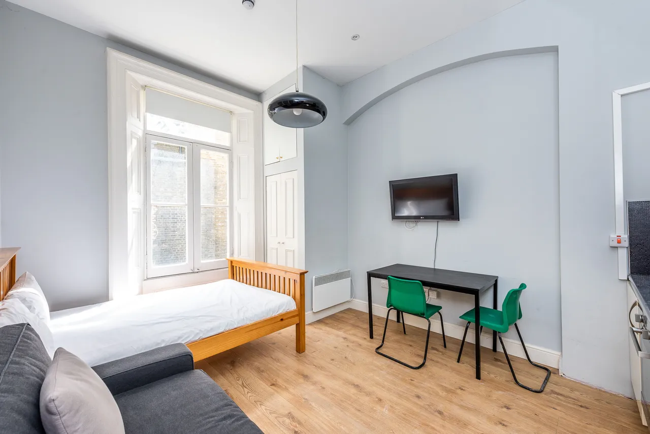 flat to rent — Flat 6, 6 Collingham Place, London