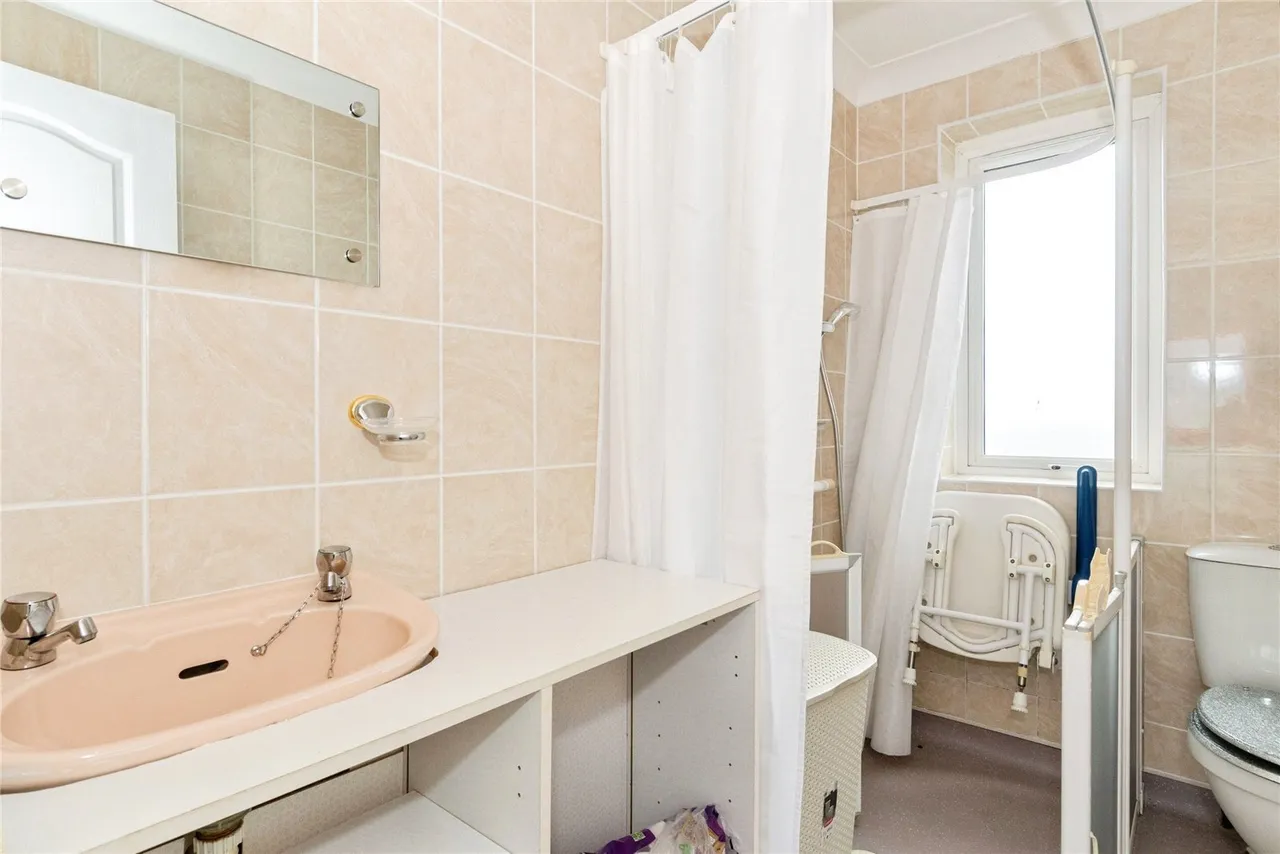Oates Road, Helston, TR13, photo 7