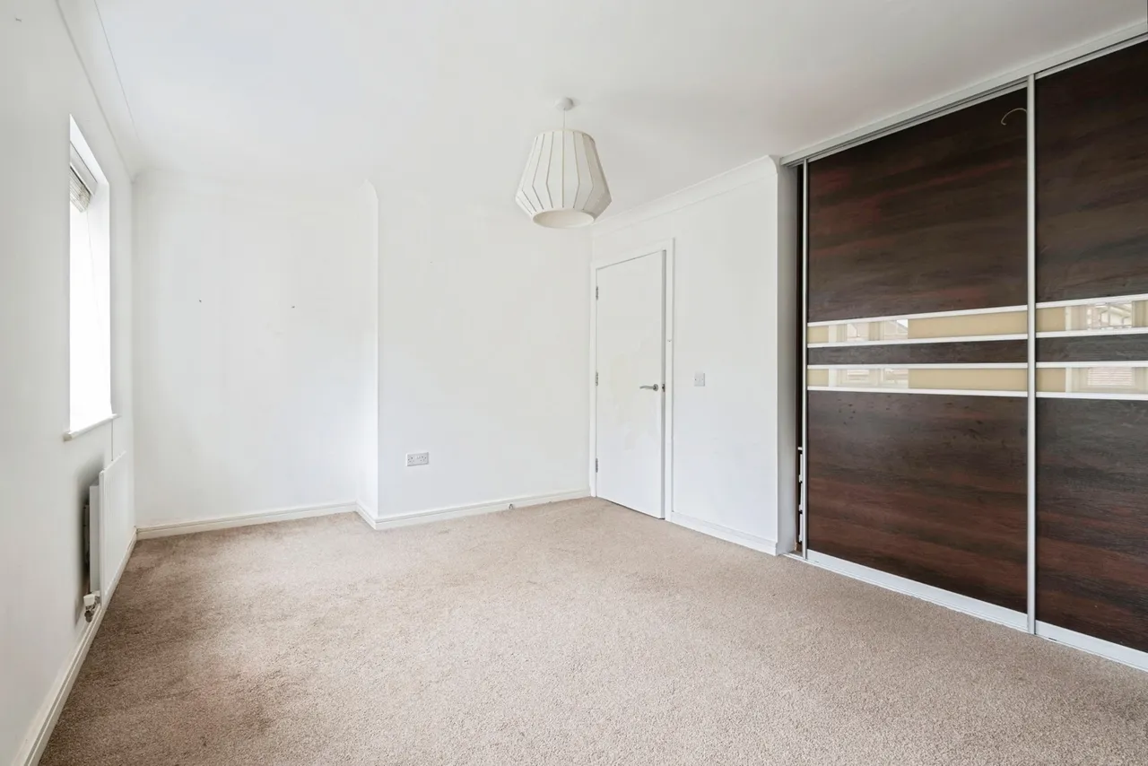 Halcyon Close, Oxshott, KT22, photo 6