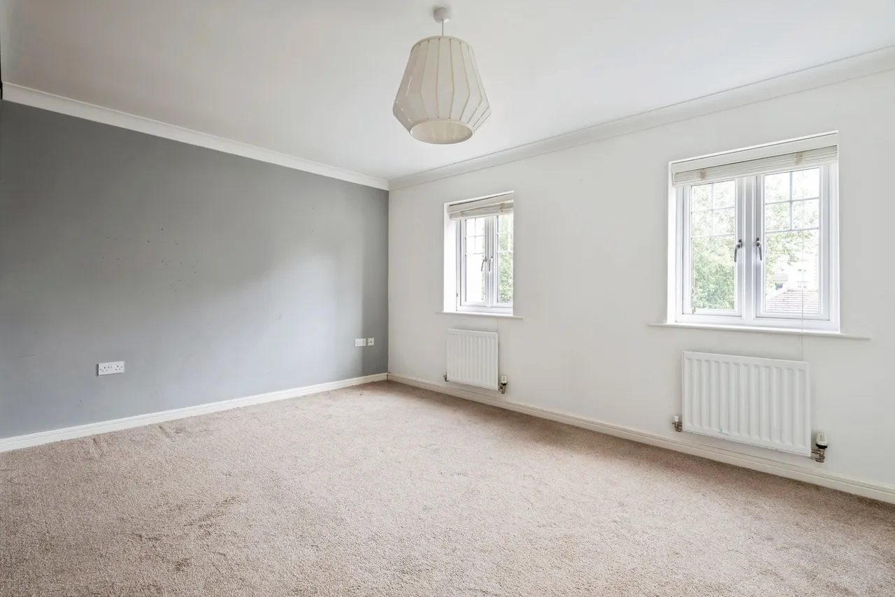 Halcyon Close, Oxshott, KT22, photo 5