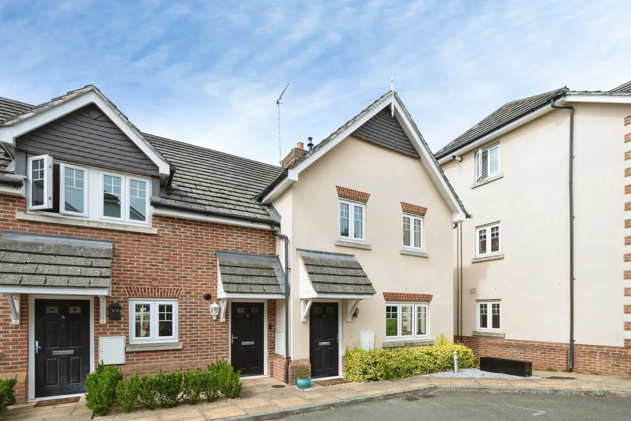 Halcyon Close, Oxshott, KT22, photo 11