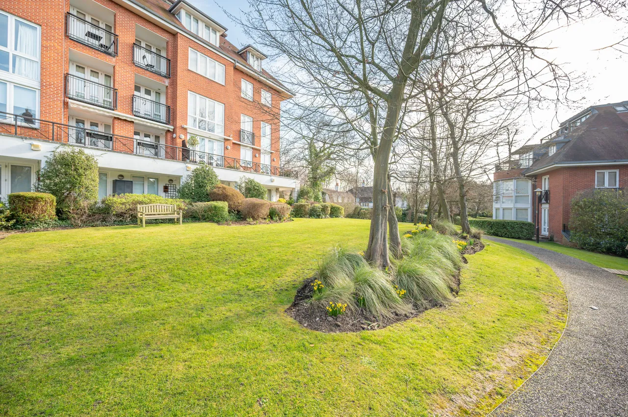 7 Westfield Lodge, 302 Finchley Road, London, photo 11