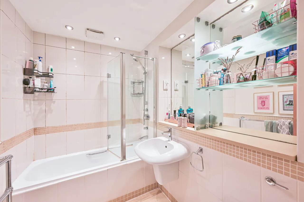 7 Westfield Lodge, 302 Finchley Road, London, photo 10